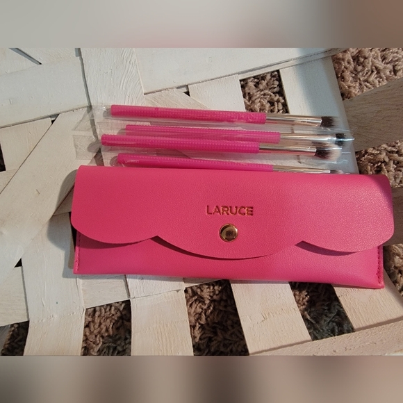 Laruce 4 Piece Set - Picture 1 of 1